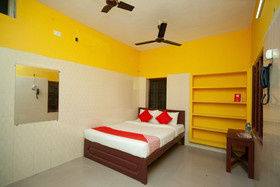 OYO 26460 Varsha Villa