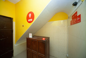 OYO 26460 Varsha Villa