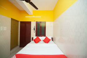 OYO 26460 Varsha Villa