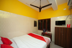 OYO 26460 Varsha Villa
