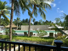 Lagoon De Pondy Resort
