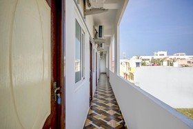 La Villa Florence by OYO Rooms