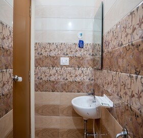 Le Suresh Guest House