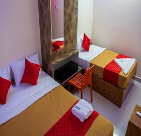 Le Suresh Guest House