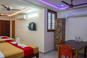 Le Suresh Guest House