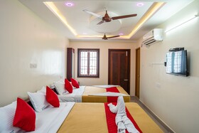 Le Suresh Guest House
