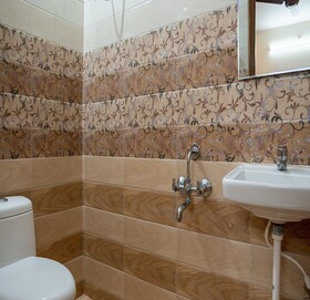 Le Suresh Guest House
