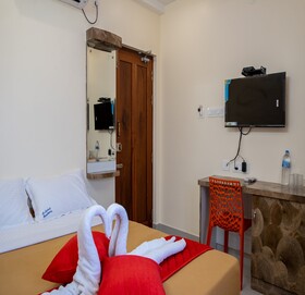 Le Suresh Guest House