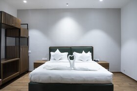 Lux 9 Suites And Studios