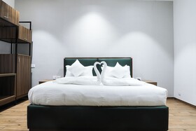 Lux 9 Suites And Studios