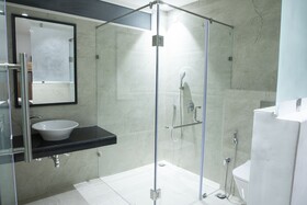 Lux 9 Suites And Studios