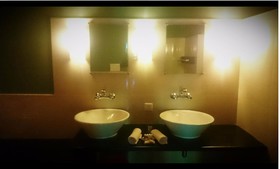 Mango Hill Hotel
