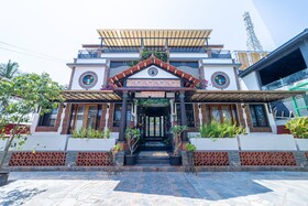 Mermaid Garden Farm House