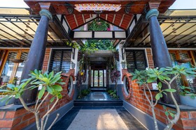 Mermaid Garden Farm House