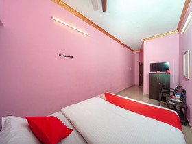 OYO 18450 Puduvai Inn Guest House
