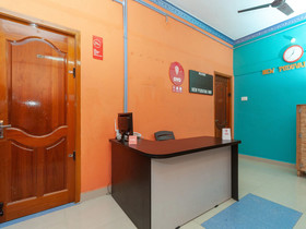 OYO 18450 Puduvai Inn Guest House