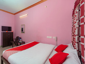 OYO 18450 Puduvai Inn Guest House