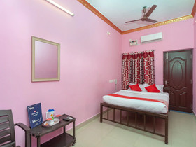 OYO 18450 Puduvai Inn Guest House