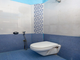 OYO 18450 Puduvai Inn Guest House