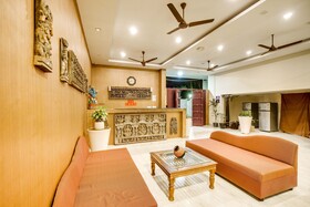 Purple Resort by OYO Rooms