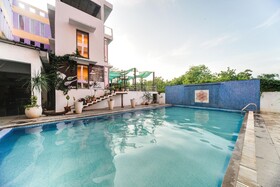 Purple Resort by OYO Rooms