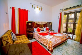 Queens Paradise Estate