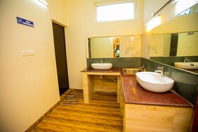 Queens Paradise Estate