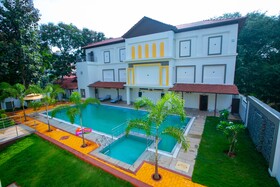 Queens Paradise Estate