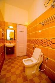 Queens Paradise Estate