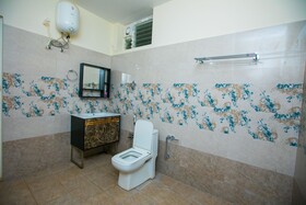 Queens Paradise Estate