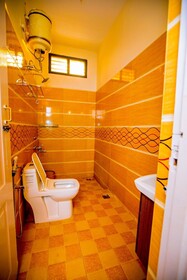 Queens Paradise Estate