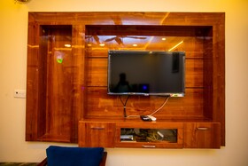 Queens Paradise Estate