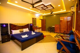 Queens Paradise Estate