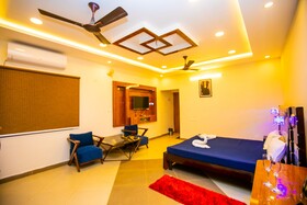 Queens Paradise Estate