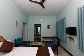 Santhi Inn by OYO Rooms