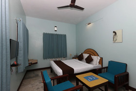 Santhi Inn by OYO Rooms
