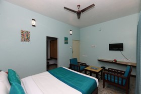 Santhi Inn by OYO Rooms