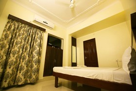 Vasantharaja Inn