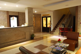 Vinayaga Hotel