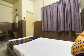 Hotel Maruthi by OYO Rooms