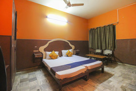 Hotel Maruthi by OYO Rooms