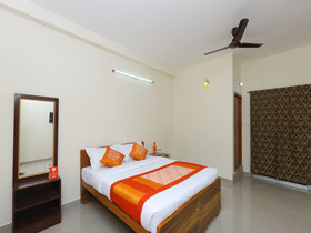 Reddy's International By OYO Rooms