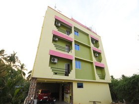 Reddy's International By OYO Rooms