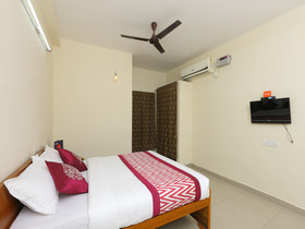 Reddy's International By OYO Rooms