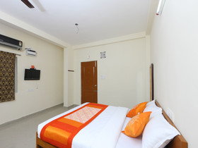 Reddy's International By OYO Rooms