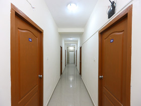 Reddy's International By OYO Rooms