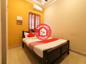 Neomaxian Tower by OYO Rooms