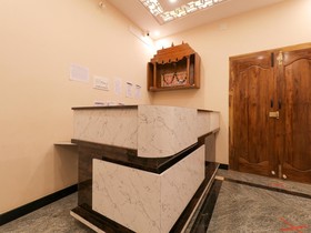 Neomaxian Tower by OYO Rooms