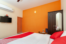 Hotel Shree Devi Srinivasa By OYO Rooms