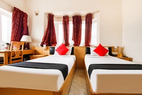 Hotel Raj by OYO